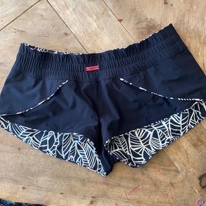 Lululemon shanti surf short size 6